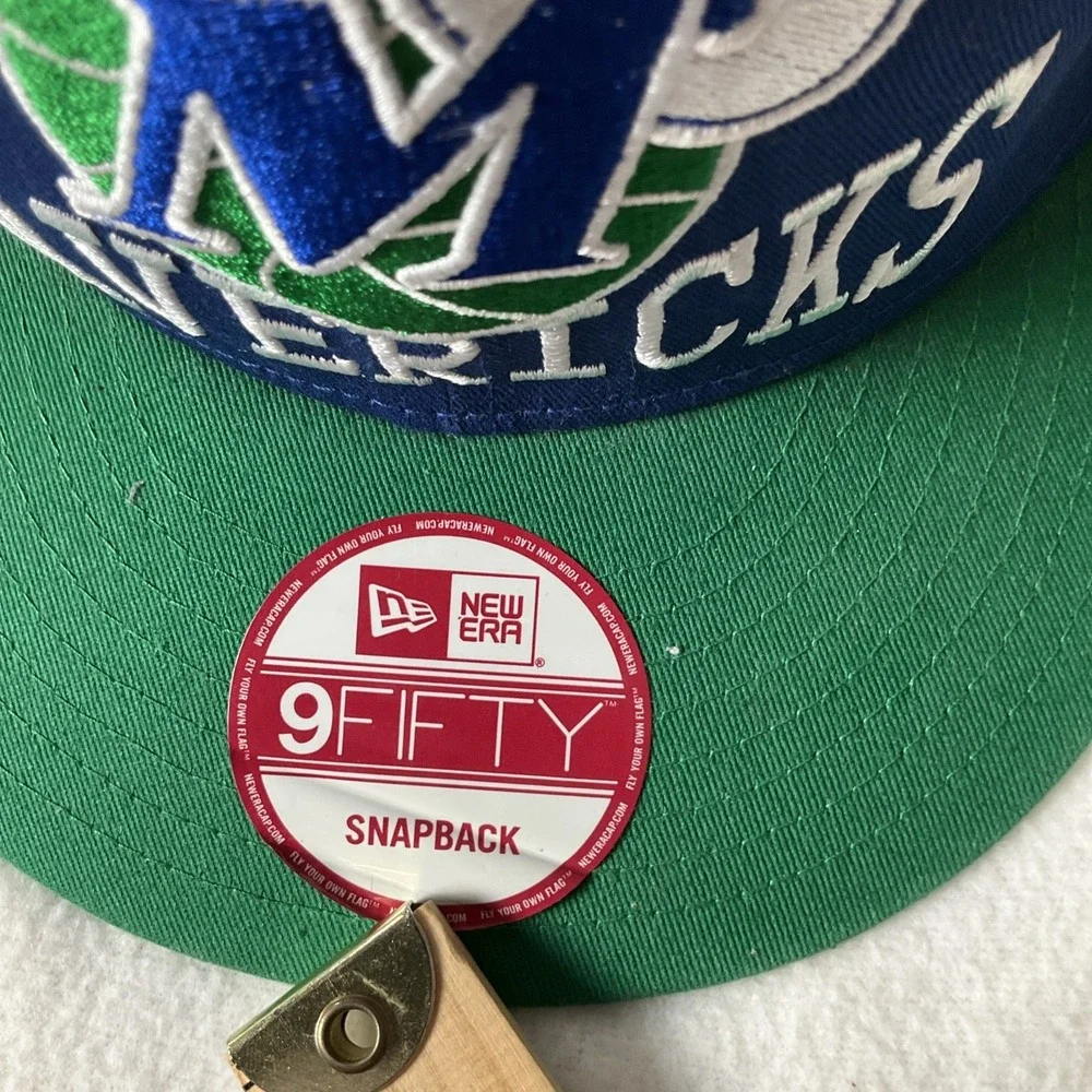 Dallas Mavericks Vintage Logo New Era 9FIFTY SnapBack Adjustable  Hat‎ Cap NBA